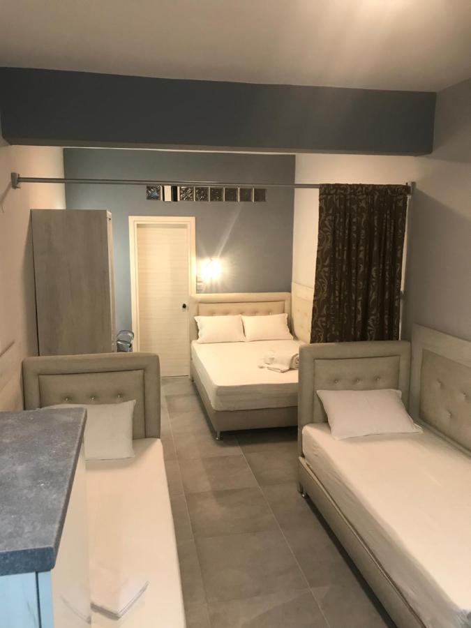 Avra Comfort Rooms - Family Nea Poteidaia Buitenkant foto