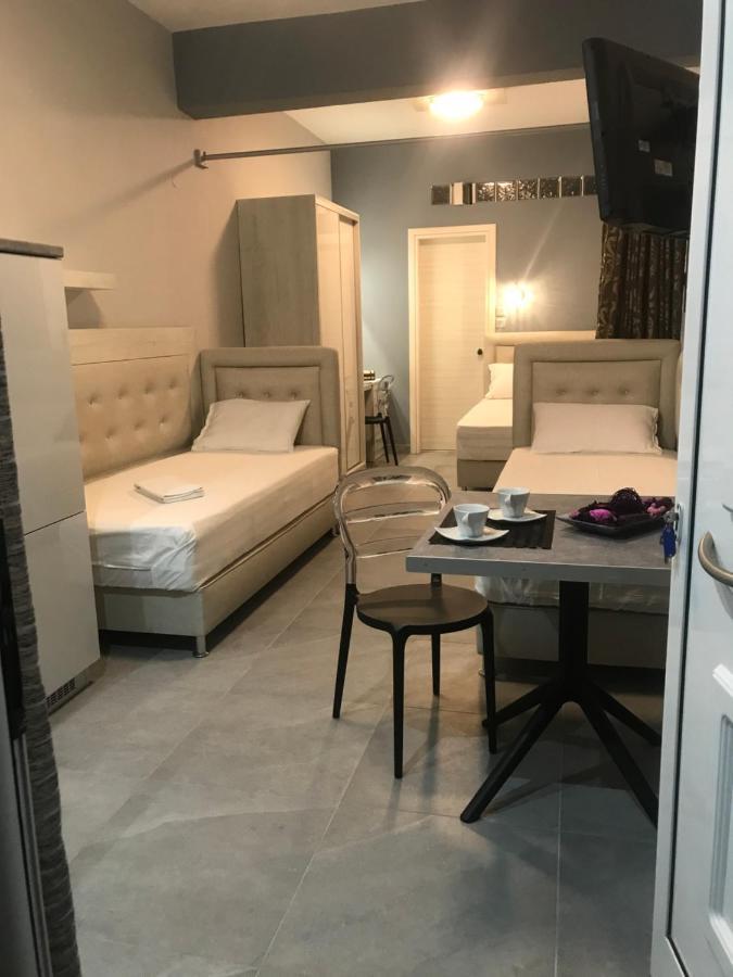 Avra Comfort Rooms - Family Nea Poteidaia Buitenkant foto
