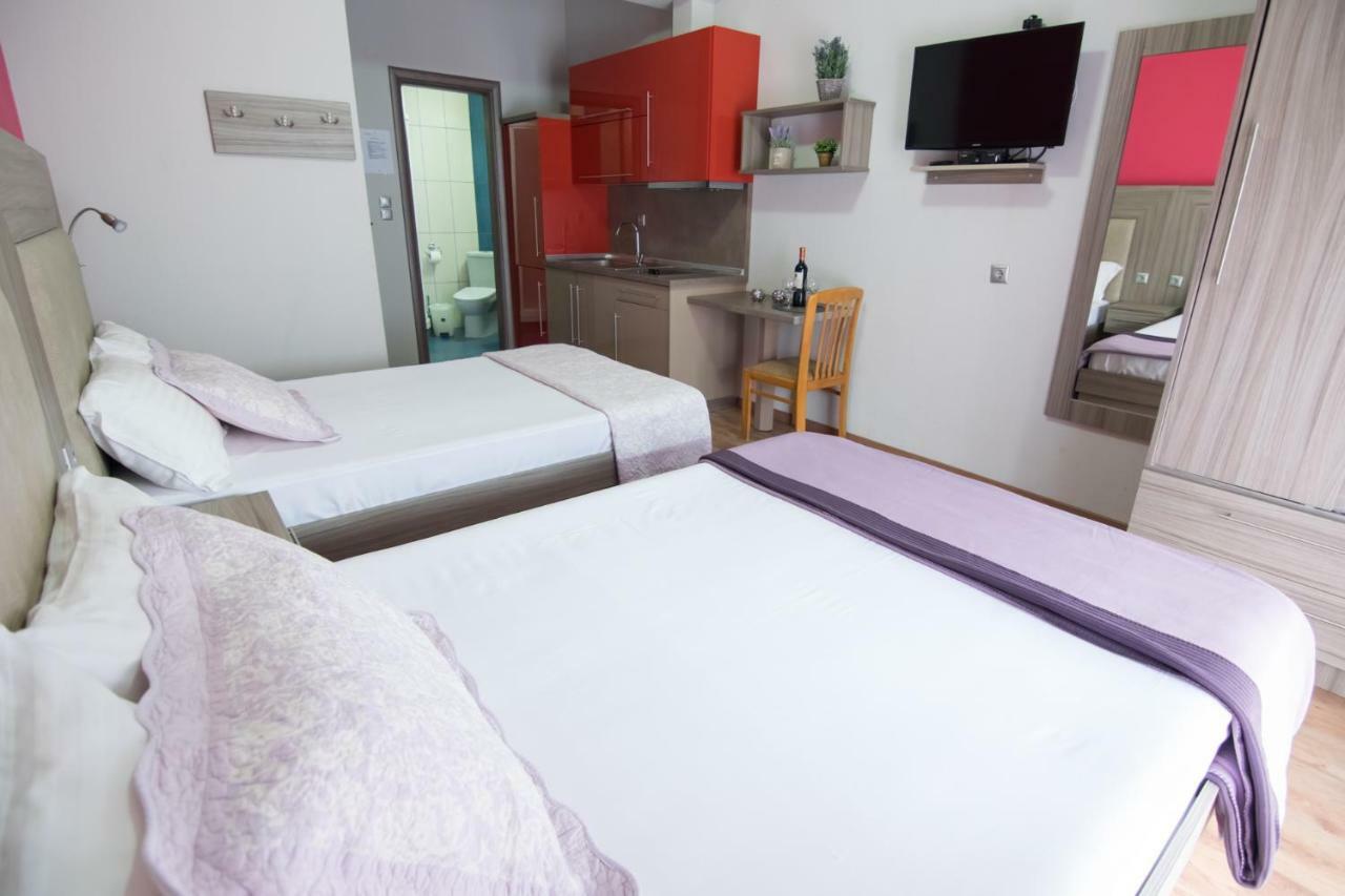Avra Comfort Rooms - Family Nea Poteidaia Buitenkant foto